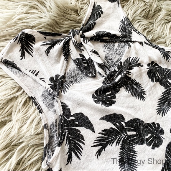 Old Navy | Relaxed Sleeveless Tie Back Top - Picture 4 of 7